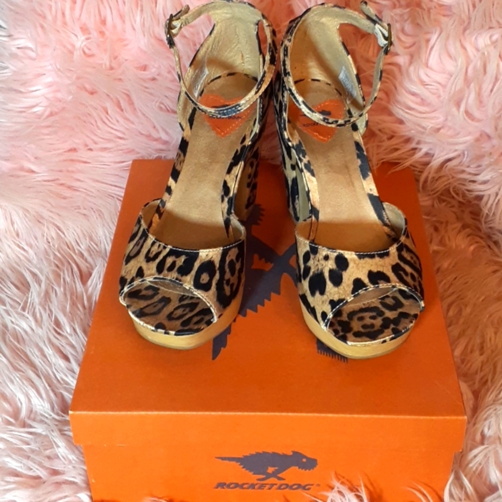 Rocket Dog platform leopard print heels size 7
